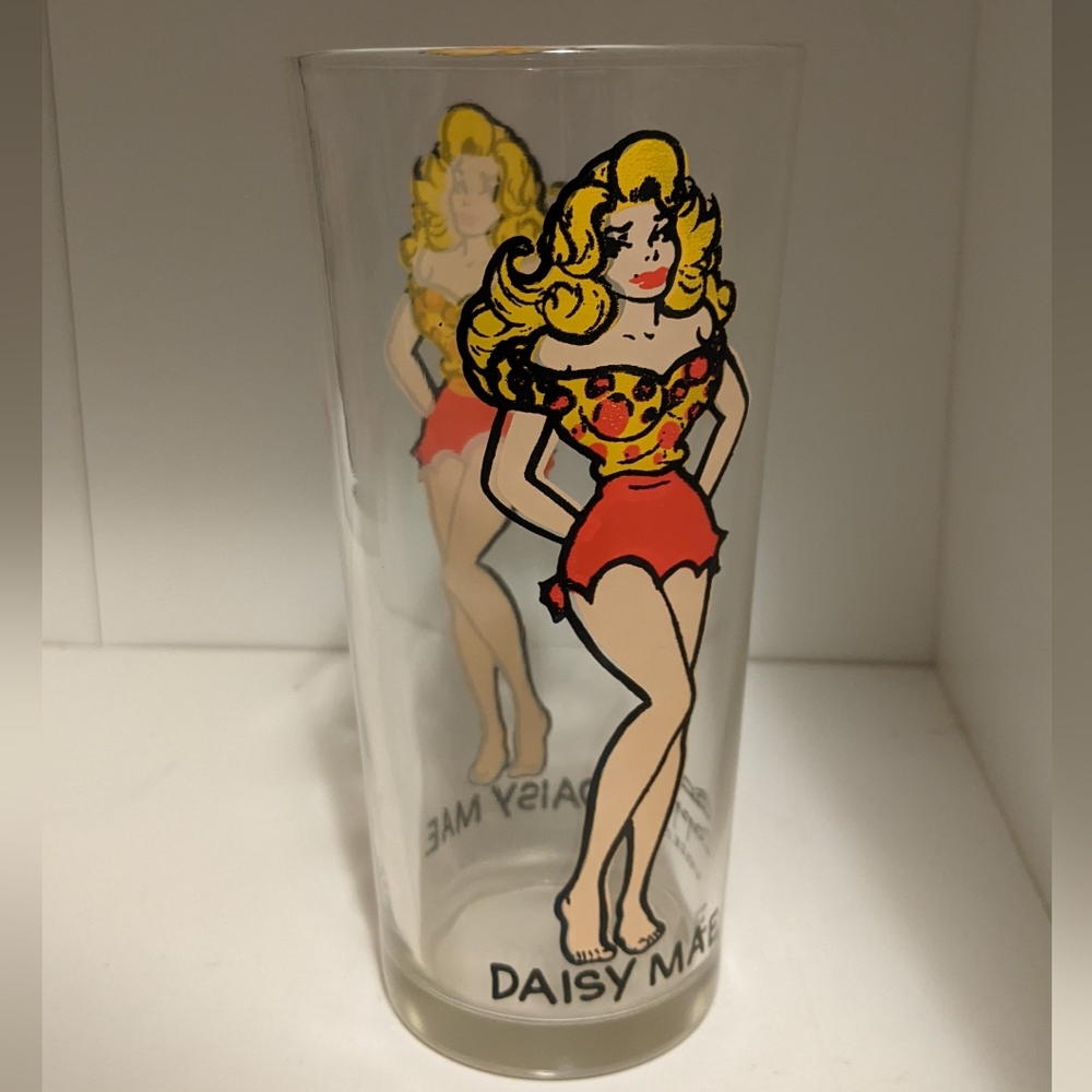 1975 Daisy May Pepsi Andy Capp glass. - Picture 2 of 6